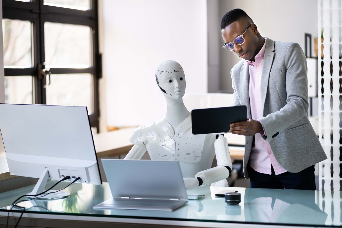AI and Human Ingenuity (Enhancing Creativity and Efficiency)